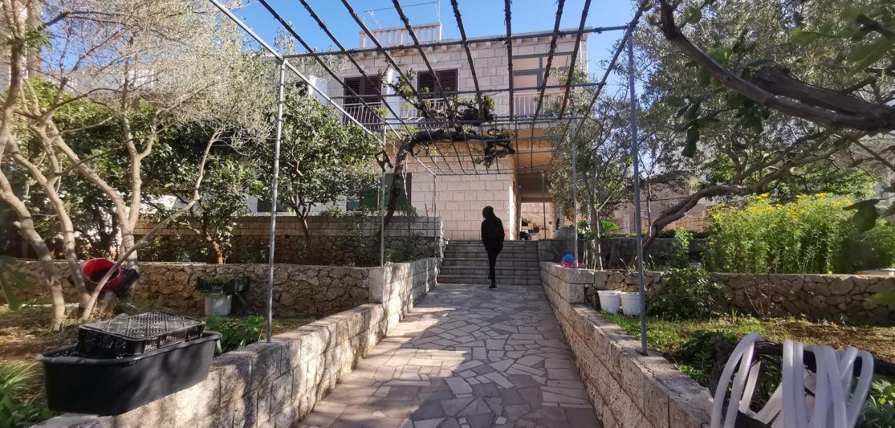 Big House For 14 People In Centre Of Lumbarda Apartment Exterior photo
