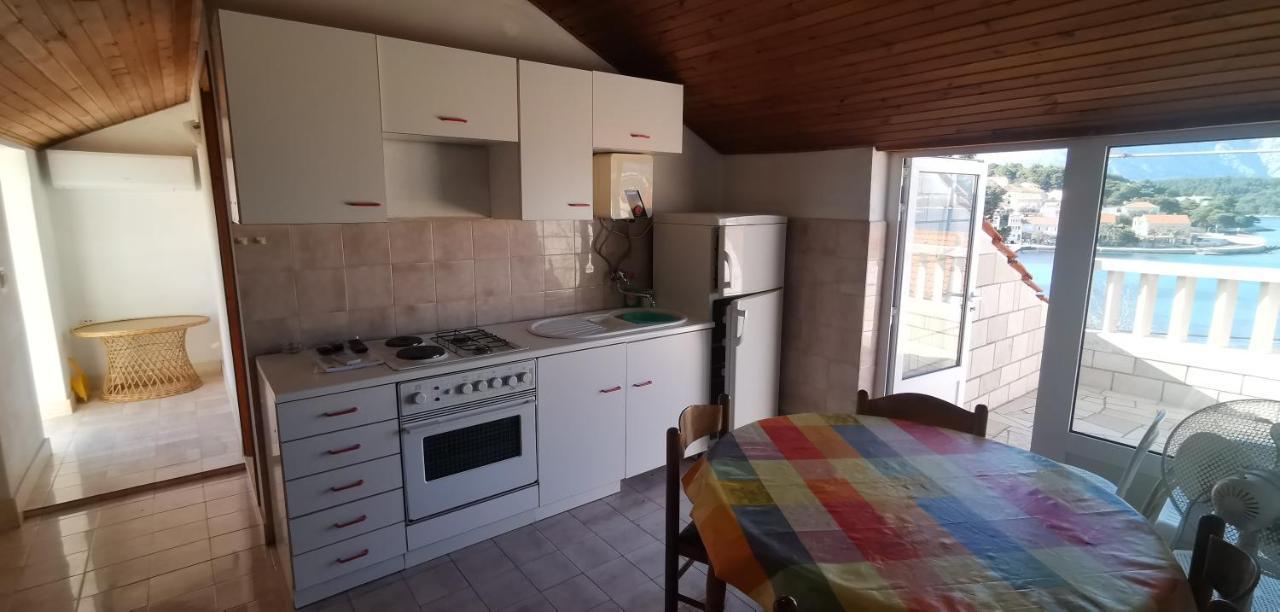 Big House For 14 People In Centre Of Lumbarda Apartment Exterior photo