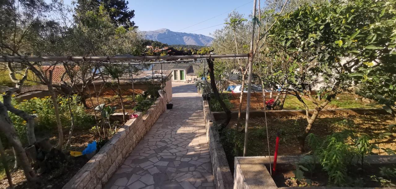 Big House For 14 People In Centre Of Lumbarda Apartment Exterior photo
