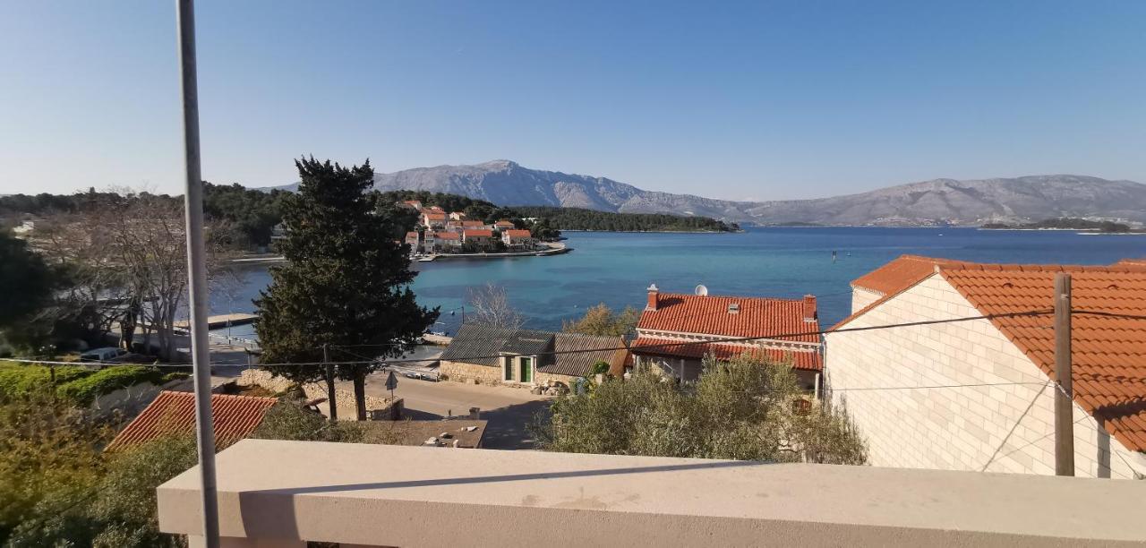 Big House For 14 People In Centre Of Lumbarda Apartment Exterior photo
