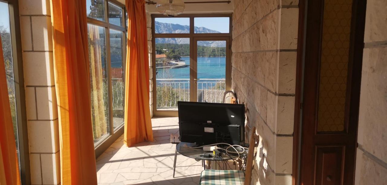 Big House For 14 People In Centre Of Lumbarda Apartment Exterior photo
