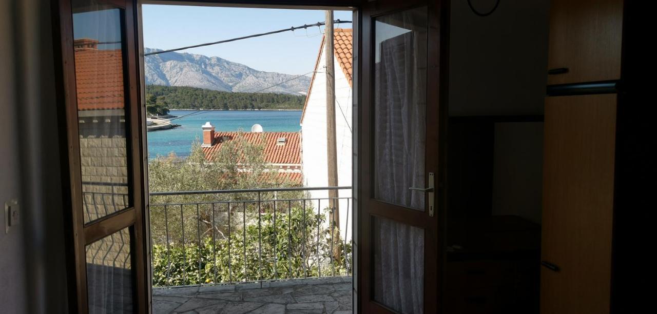 Big House For 14 People In Centre Of Lumbarda Apartment Exterior photo
