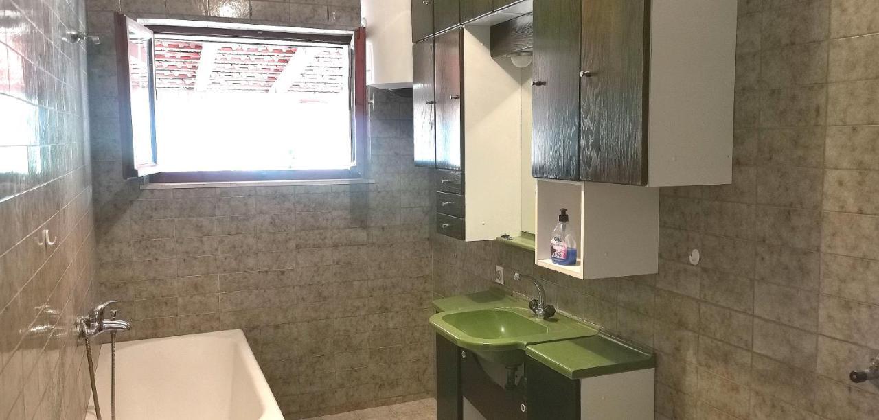 Big House For 14 People In Centre Of Lumbarda Apartment Exterior photo
